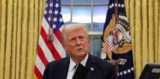 Trump aseguró que Irán está “suplicándonos alcanzar un acuerdo” para poner fin a la guerra, pero negociadores lo desmienten