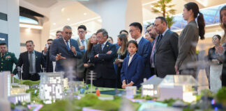 Presidente Petro visitó instalaciones de la multinacional Huawei en China
