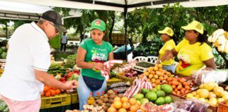 Barranquilla exalta la fuerza y el trabajo de los comerciantes en su día