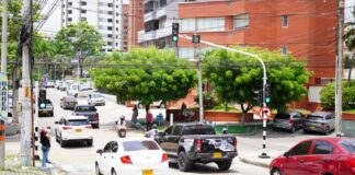 Se implementa laboratorio vial de prohibido girar a la derecha en la carrera 51B con calle 82