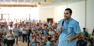 ¡Llegaron los computadores!, gobernador entrega sala de informática en San Fernando