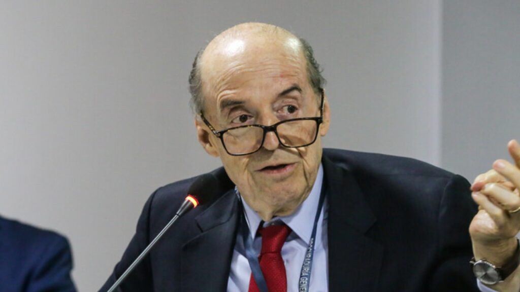 Fiscalía acusa formalmente al excanciller Álvaro Leyva Durán por emitir actos administrativos para presuntamente obstruir contrato de expedición de pasaportes