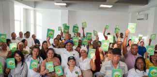 Alcalde Genaro Redondo fortalece la labor de los líderes comunales, con entrega de dotación