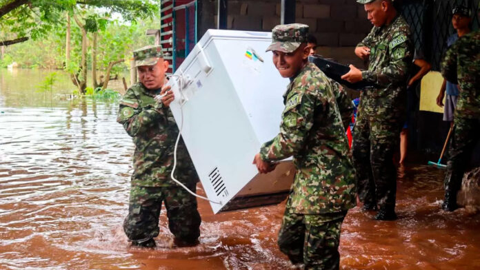 Unidades militares atienden a damnificados por invierno en Vichada