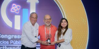 Triple A recibe premio Andesco 2025 por su programa Becas para la Vida