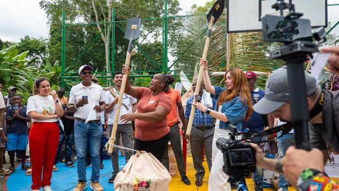250828-Gobierno-entrega-herramientas-e-insumos-agropecuarios-a-familias-de-Roberto-1280