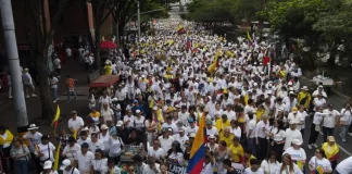 Masivo apoyo a las marchas de este 7 de agosto, en favor del expresidente Álvaro Uribe Vélez