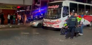 Un adulto mayor perdió la vida al ser arrollado por un bus de Coochofal en el centro de Barranquilla