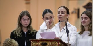 Con un emotivo mensaje María Claudia Tarazona, esposa de Miguel Uribe Turbay, le dio el último adiós al senador