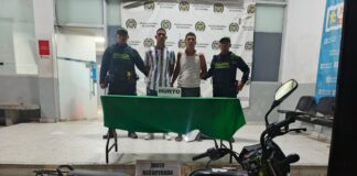 Mediante labores de patrullaje, fueron capturados en flagrancia dos individuos por hurto agravado en el barrio Villanueva