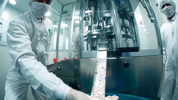 250925-MinCiencias-logro-registro-sanitario-para-producir-y-vender-medicamento-1280