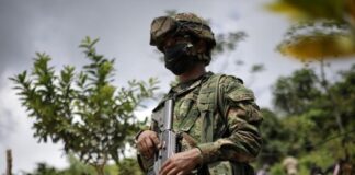 ¡Atroz crimen! Un subteniente y un soldado fueron rociados con gasolina y les prendieron fuego en Putumayo