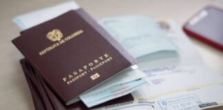 Gustavo Petro presenta el nuevo pasaporte colombiano: en abril comenzará la entrega de 50.000 documentos