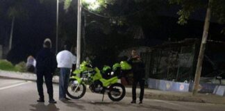 Una mujer murió y un hombre resultó herido en un accidente de motocicleta en el barrio Boston