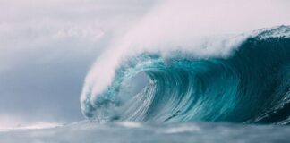 Terremoto de 7,6 sacudió el norte de Japón y desata alerta de tsunami