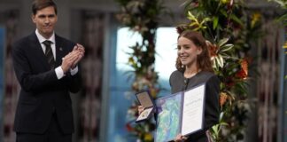 Hija de María Corina Machado recibe en Oslo el Premio Nobel de la Paz en nombre de su madre