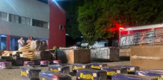 Ofensiva de la policía nacional contra la venta de pólvora y licor adulterado