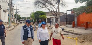 Mandataria Alcira Sandoval, con las botas puestas por la recuperación de la malla vial de Soledad