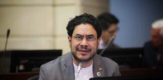 Iván Cepeda se pronunció tras polémica por parranda vallenata en cárcel de Itagüí: “hipócritas disfrazados de gente honorable”