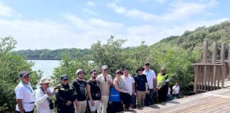 policía nacional acompaña experiencia ecológica en la ciénaga de Mallorquín