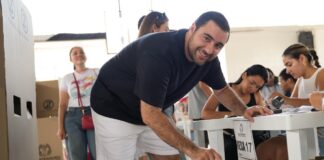 Gobernador Yamil Arana votó en Cartagena y pidió mayor descentralización para las regiones