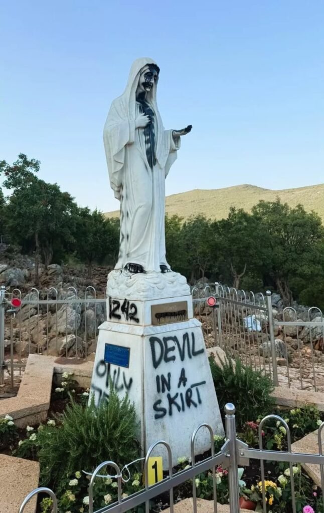 Profanan santuario de Medjugorje: vandalizan imagen de la Virgen y autoridades investigan lo ocurrido