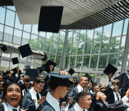 IUB gradúa 669 nuevos técnicos, tecnólogos, profesionales y posgraduados y celebra las primeras cohortes de cinco programas académicos
