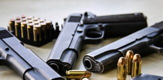 suspensión de los permisos para el porte de armas de fuego, bajo estrictos requisitos y controles por parte de las autoridades