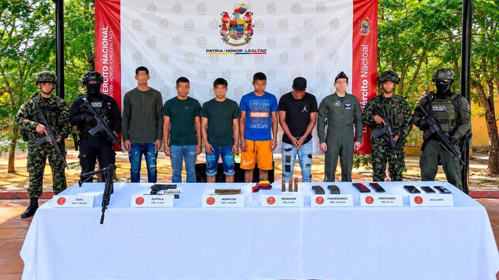 Ejército capturó a cinco integrantes de las disidencias de alias ‘Calarcá’ en el Catatumbo, hallan menor de edad en el operativo