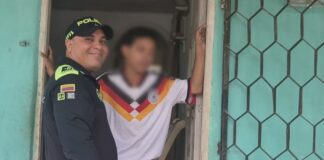 UN HÉROE VESTIDO DE AZUL: SUBINTENDENTE DE LA POLICÍA RESCATÓ A UN MENOR ARRASTRADO POR EL ARROYO SALAO, EN SOLEDAD